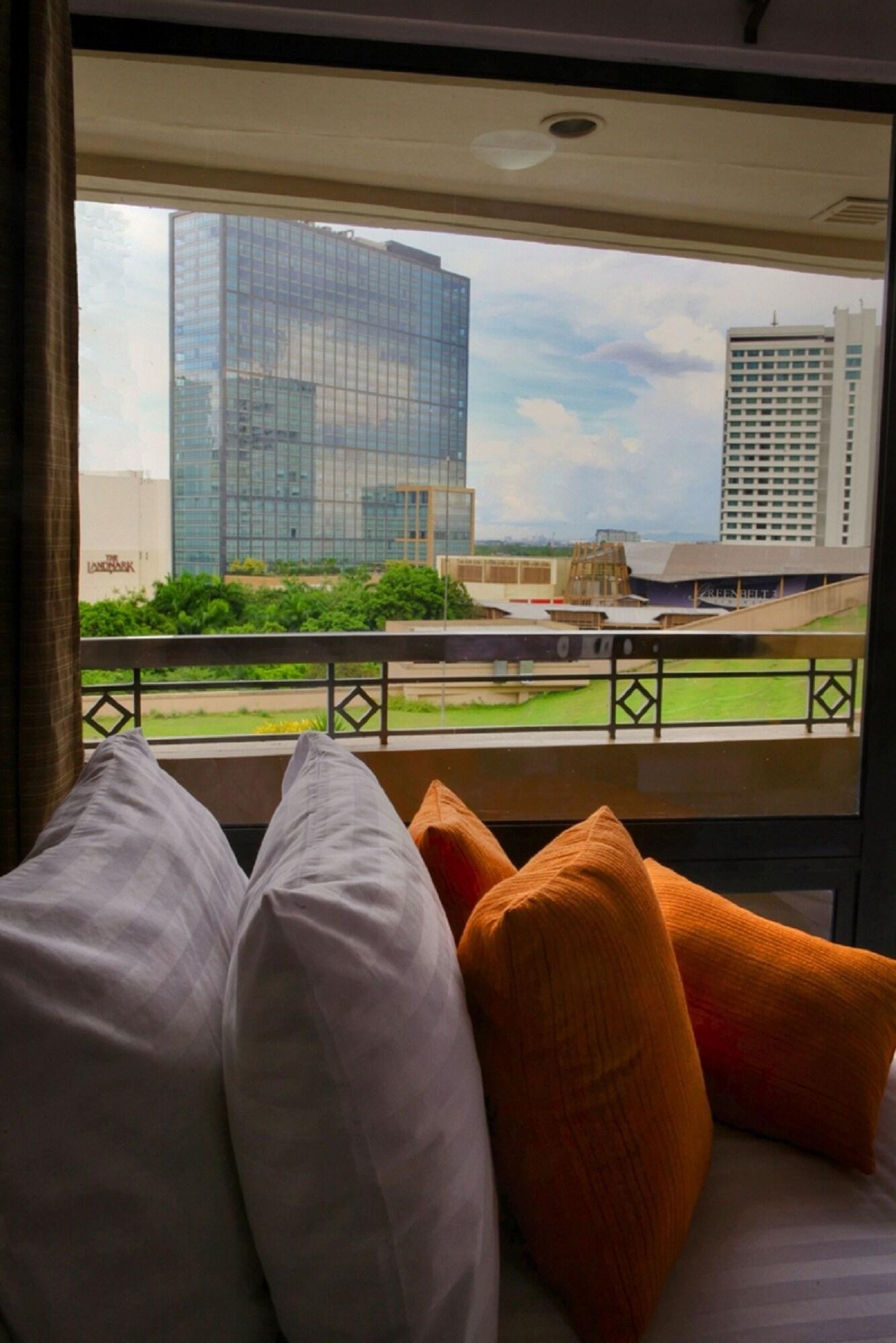 Bsa Tower Serviced Residences Makati City Exterior foto